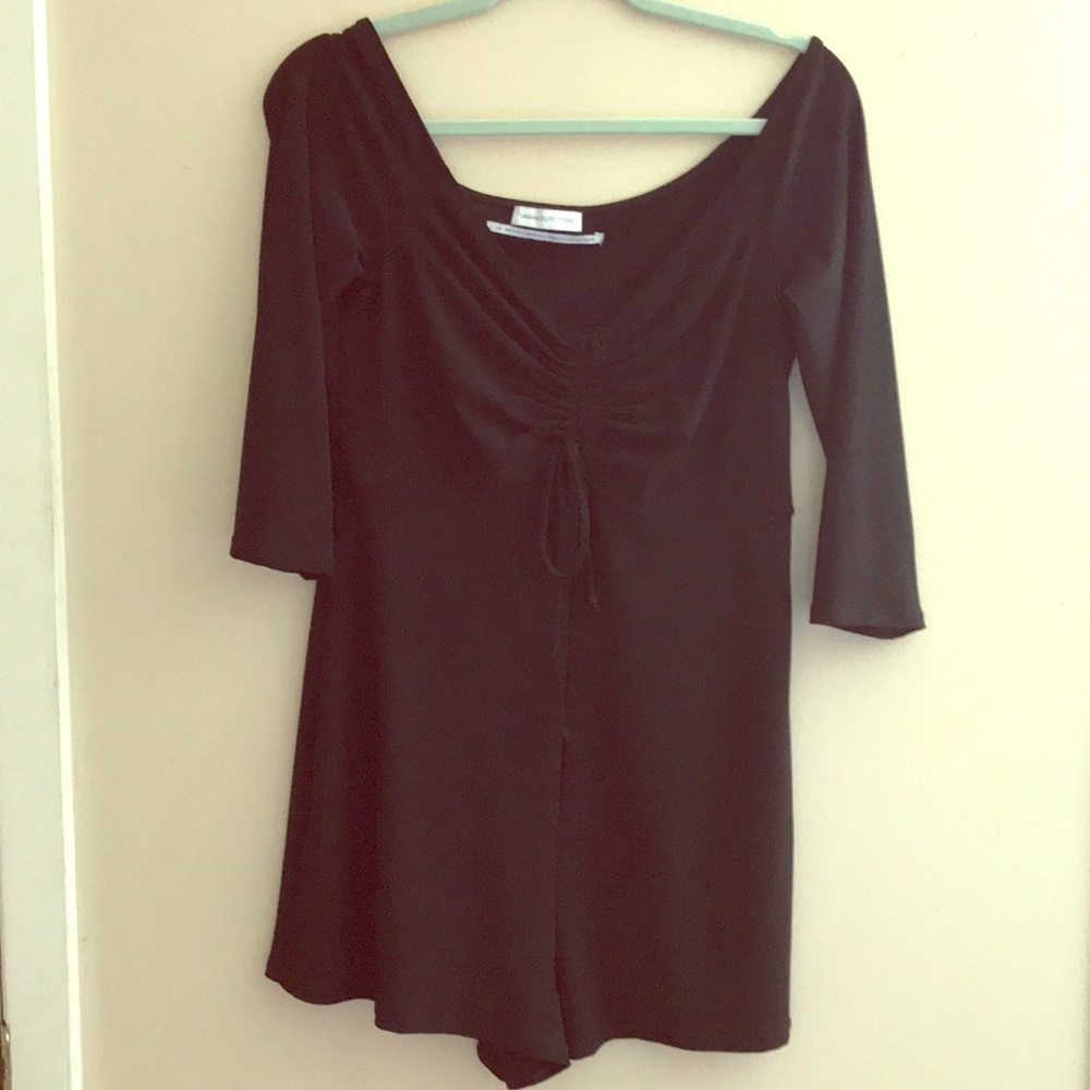 NWOT Black UO romper🌚